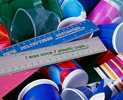 塑料制品產(chǎn)業(yè)全景 應(yīng)用、發(fā)展與可持續(xù)挑戰(zhàn)